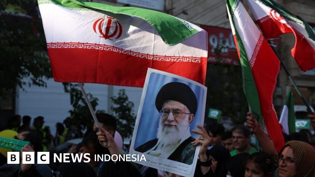Siapa Pemimpin Tertinggi Iran, Ayatollah Ali Khamenei?