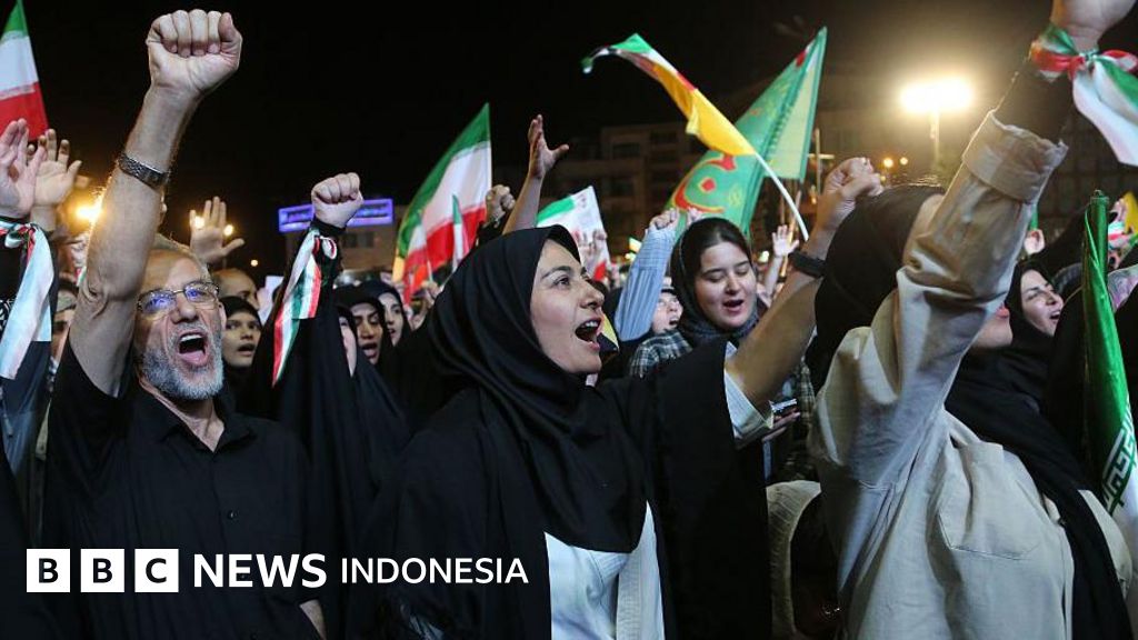 Vojna med ZDA in Iranom: Trump trdi, da je dogovor o koncu vojne z Iranom ‘neizbežen’, Teheran zanika
