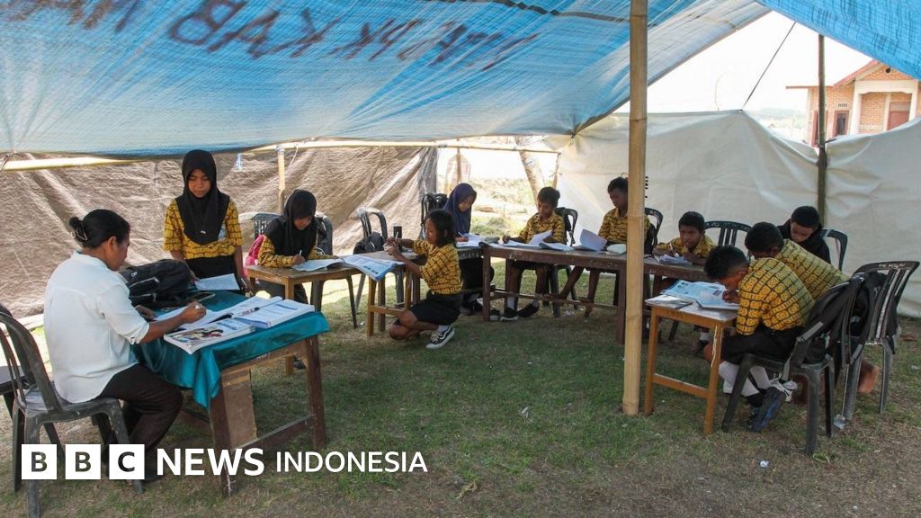 Gempa: Dua bulan pascagempa, warga NTT masih hidup dalam kondisi darurat